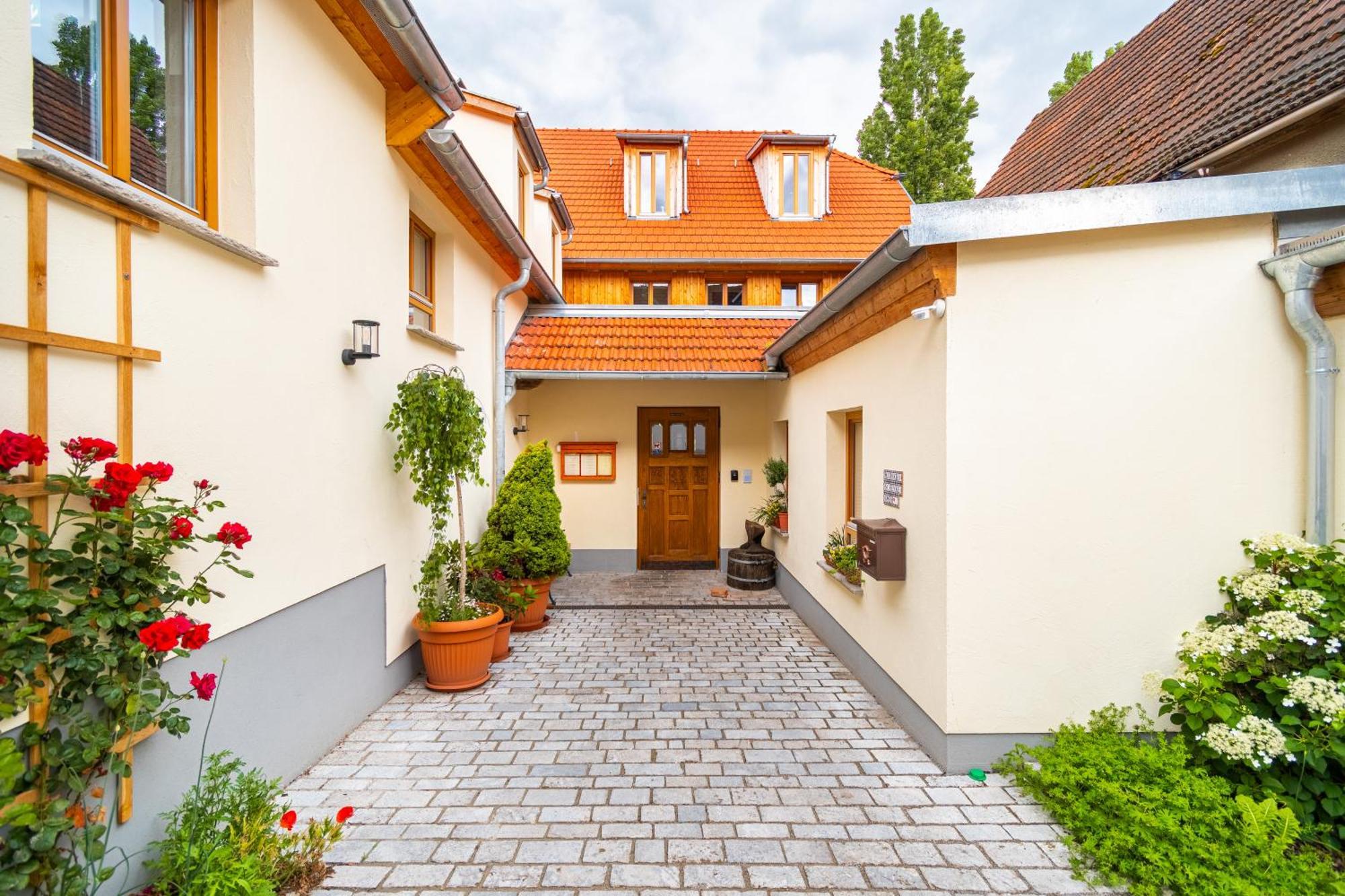 Boutique-Hotel Maroggo Margetshoechheim ภายนอก รูปภาพ