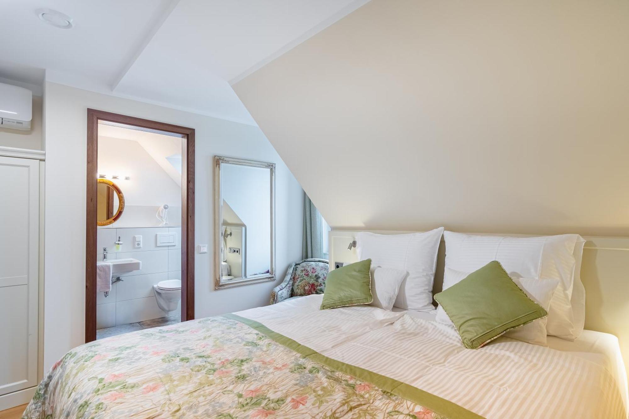 Boutique-Hotel Maroggo Margetshoechheim ภายนอก รูปภาพ
